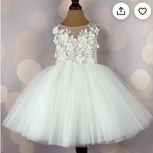 Flower girl dress in white